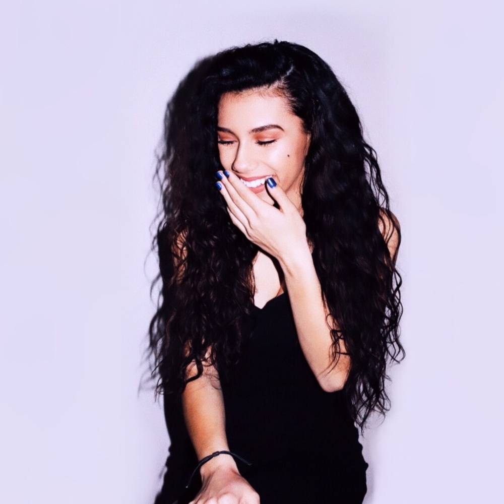 Meet your Posher, Abigail